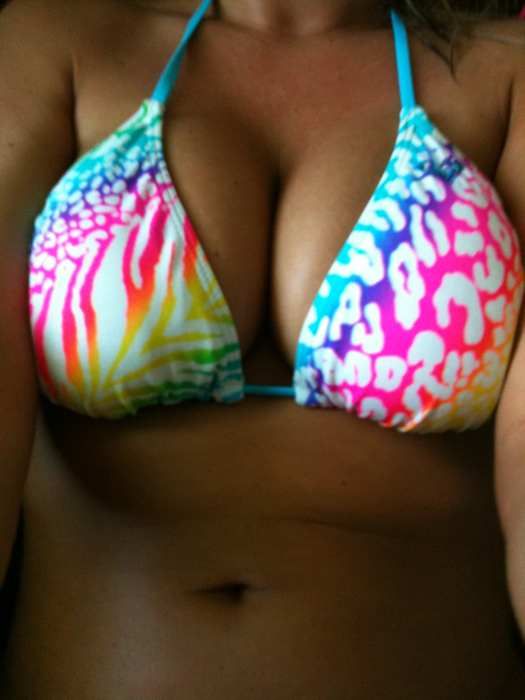 The sexiest photos of celebrities from Twitter - 07