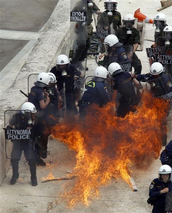 Nationwide strike in Greece - 08
