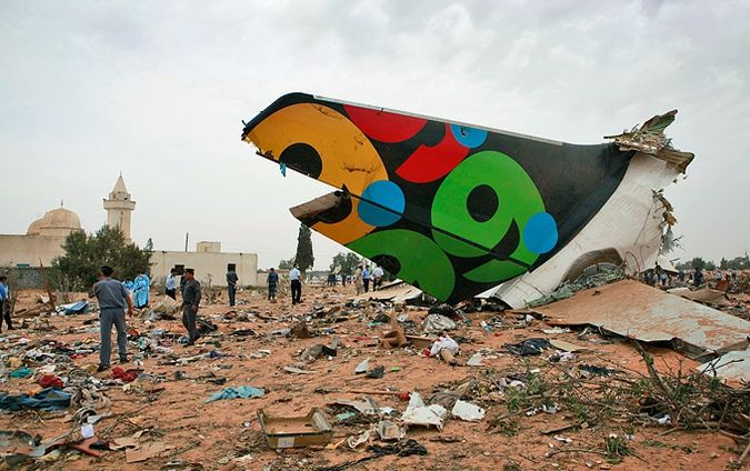 An airliner crashed in the Libyan capital - 03