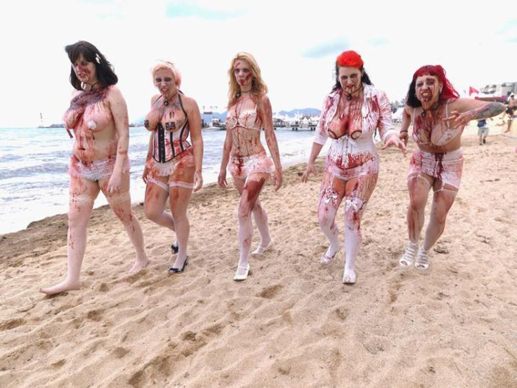 Bloody zombies in Cannes - 01