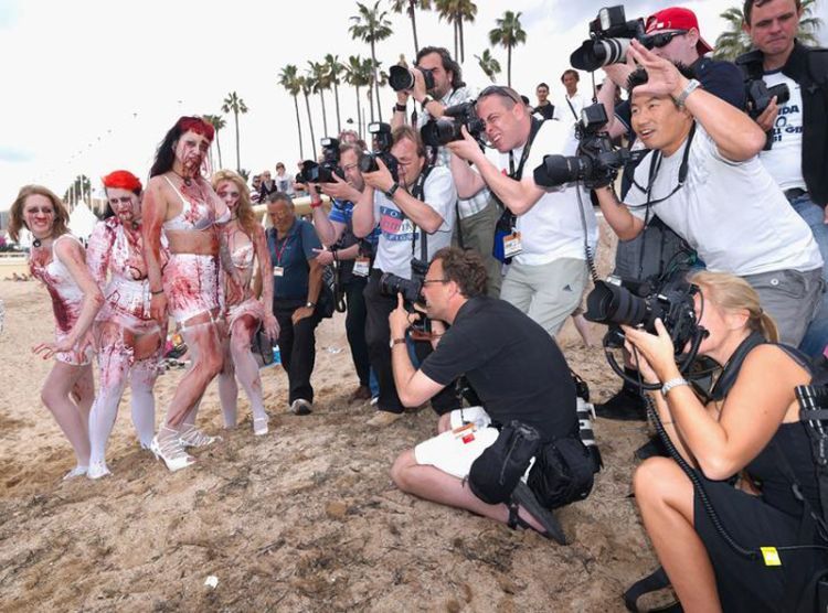 Bloody zombies in Cannes - 08