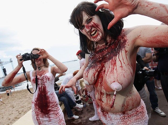 Bloody zombies in Cannes - 09