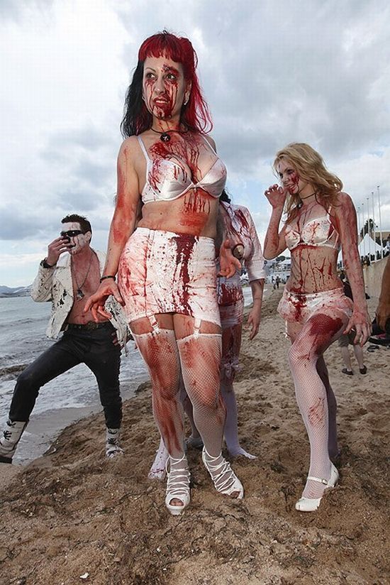 Bloody zombies in Cannes - 10