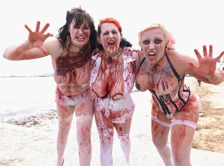 Bloody zombies in Cannes - 11