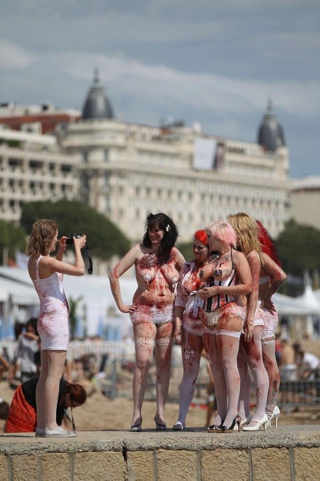 Bloody zombies in Cannes - 16