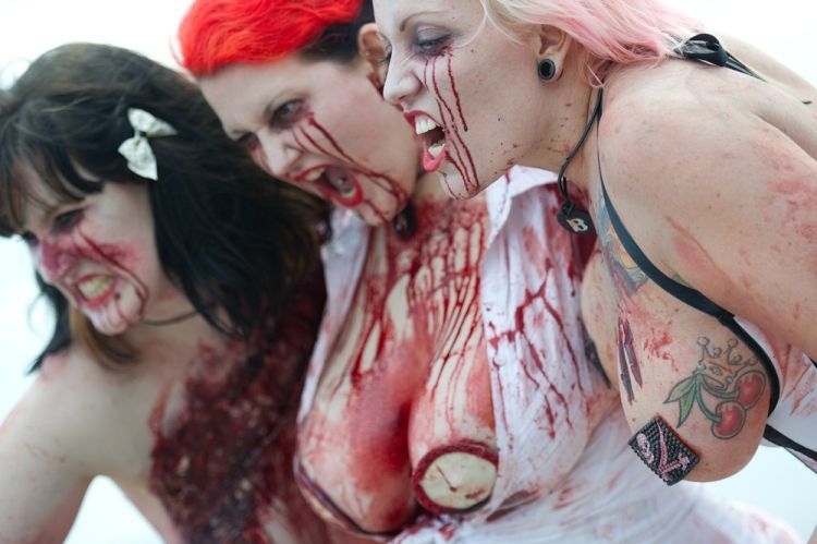 Bloody zombies in Cannes - 23