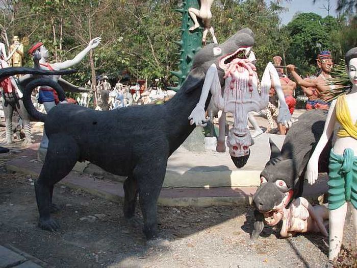 Terrible sculptures in a park in Thailand - 17