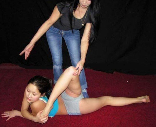 Flexible girls doing wonders with their bodies. See for yourself - 11