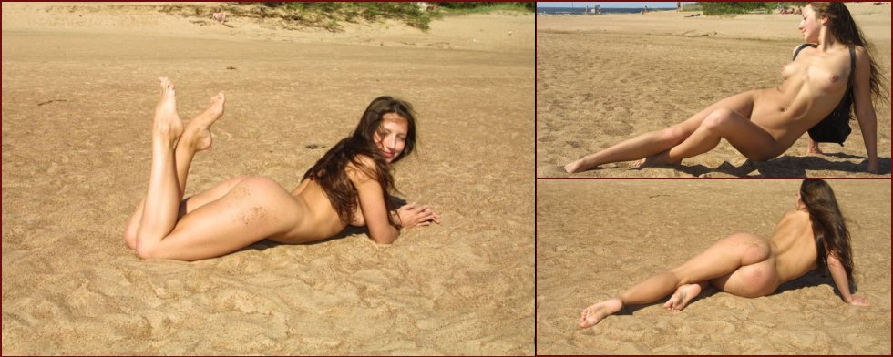Amateur poses for her boyfriend on the sand - 10