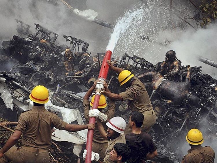 Plane crash in India - 06