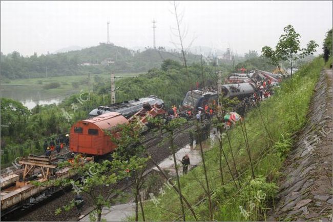 A passenger train derailed In China - 08