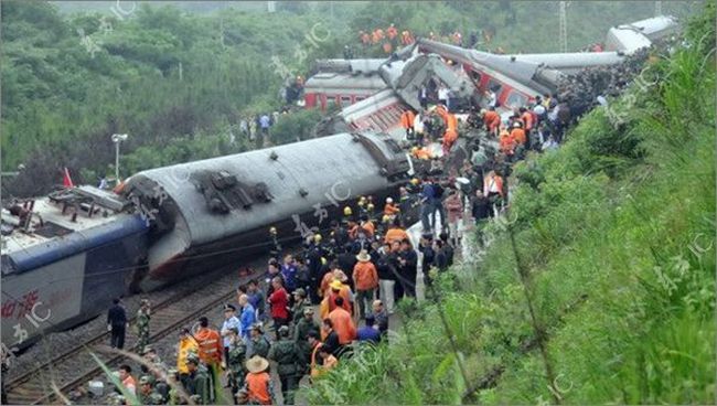 A passenger train derailed In China - 14