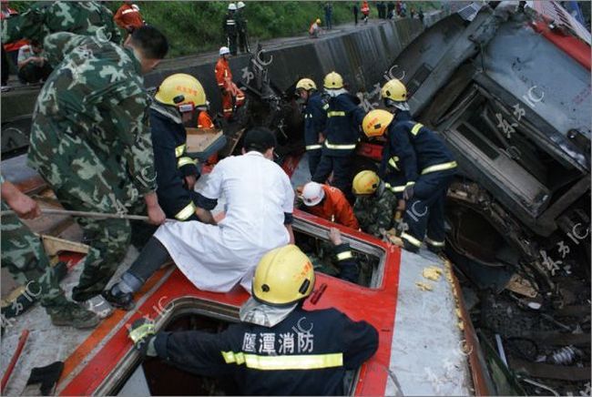 A passenger train derailed In China - 20