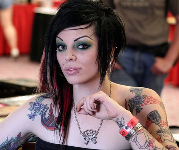 Beautiful girls with tattoos - 24