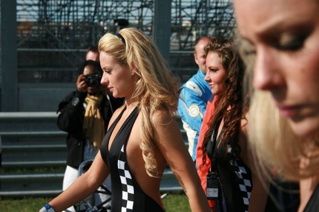 Gorgeous chicks at the 2010 Indy 500 - 54
