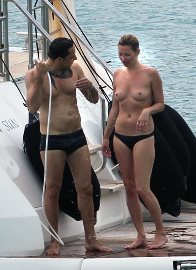 Other topless photos of Kate Moss on holidays - 09