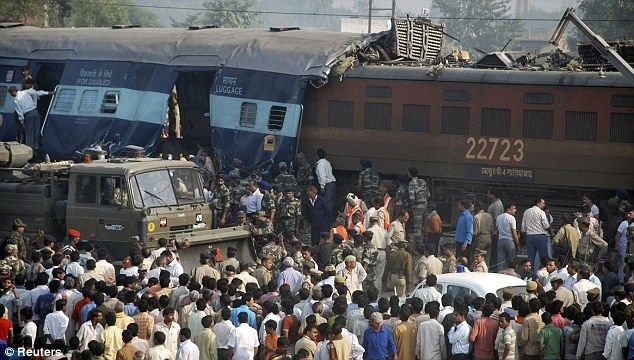 A terrorist group made a train collision in India - 07