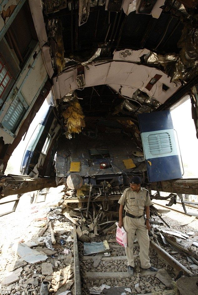 A terrorist group made a train collision in India - 19