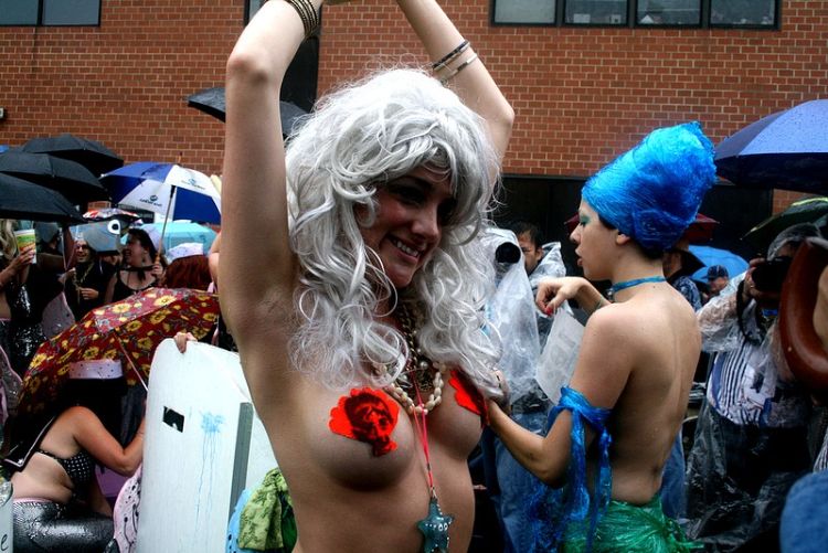 Parade of mermaids in New York - 39