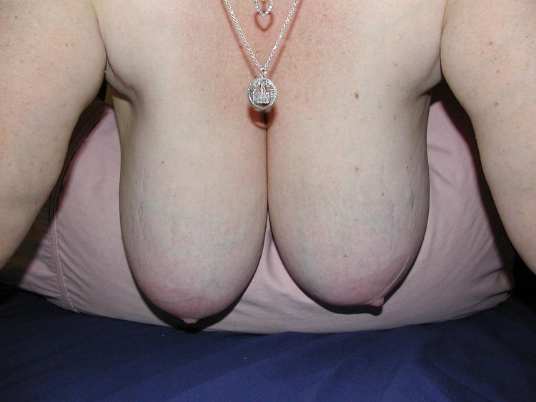 Big breasts look very funny when hanging - 23