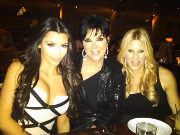 The best photos of Kim Kardashians from Twitter - 25