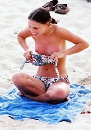 Natalie Topless Beach Bikini - Natalie Portman sunbathing topless on the beach (6 pics) | Erooups.com