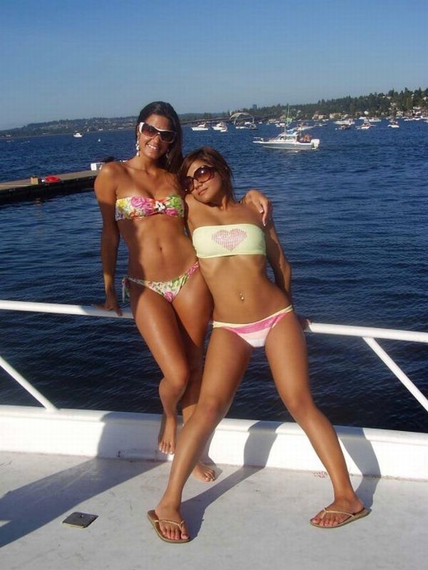 Girls, bikinis and boats - the best symbols of the summer - 02