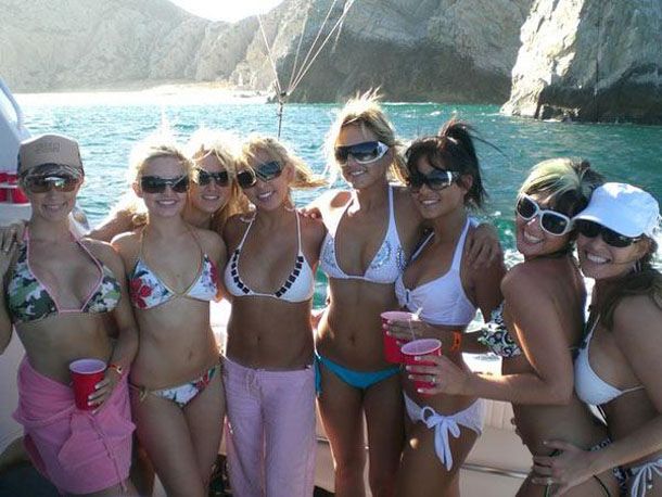 Girls, bikinis and boats - the best symbols of the summer - 04