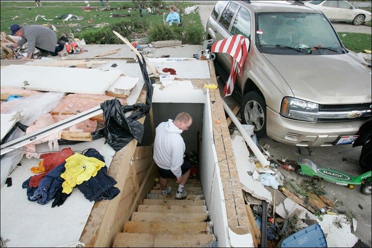 A powerful tornado hit Ohio and Michigan - 07