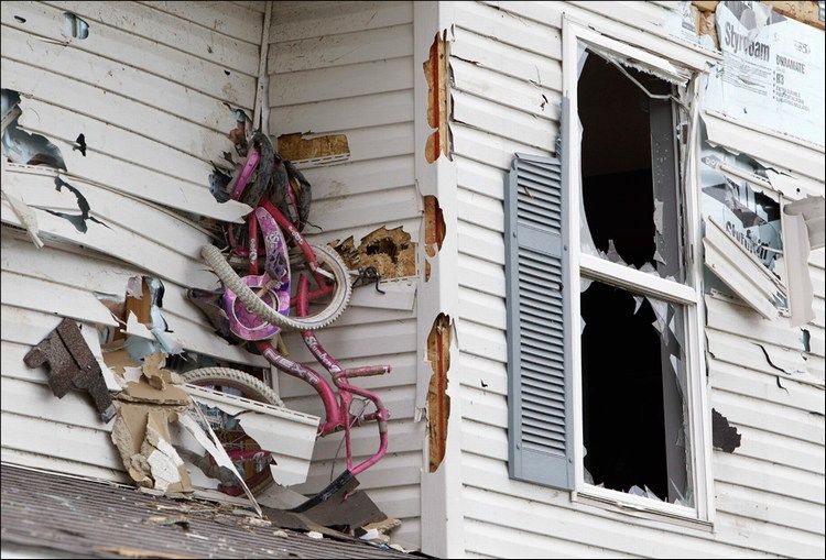 A powerful tornado hit Ohio and Michigan - 09