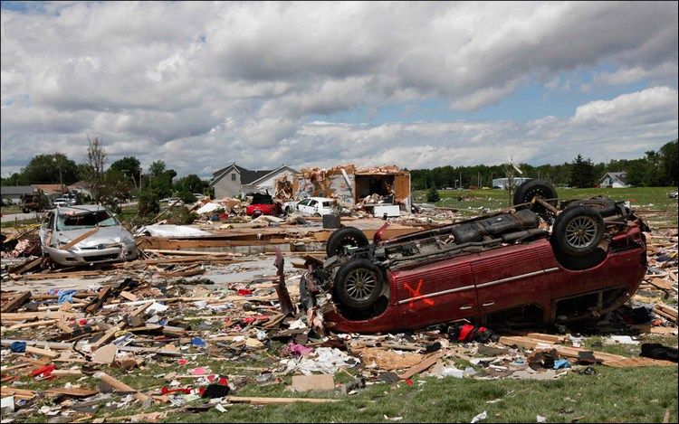 A powerful tornado hit Ohio and Michigan - 23