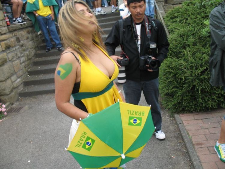 The hottest football fans in Brazil - 03