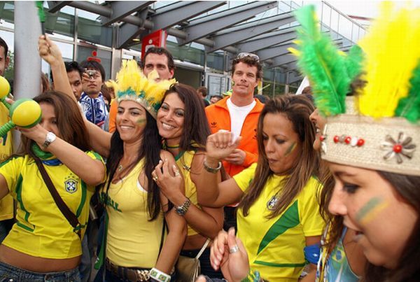 The hottest football fans in Brazil - 04