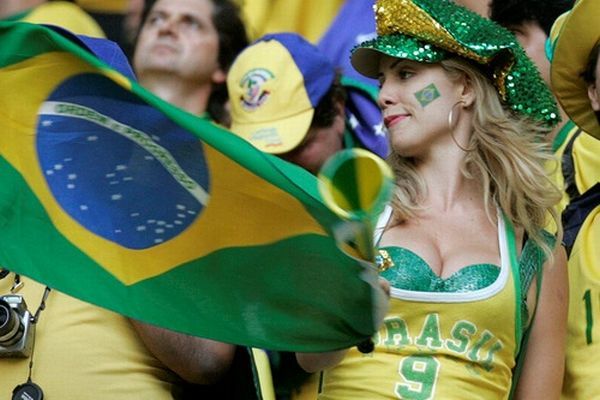 The hottest football fans in Brazil - 06