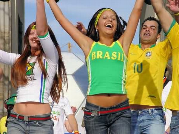 The hottest football fans in Brazil - 12