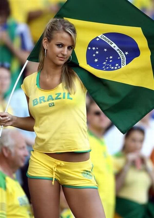 The hottest football fans in Brazil - 16