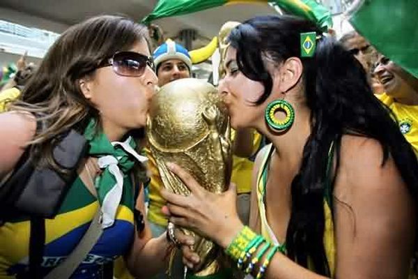 The hottest football fans in Brazil - 19