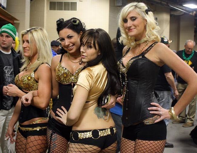 The hottest girls from the Wing Bowl - 33