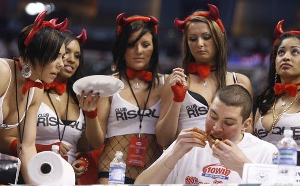 The hottest girls from the Wing Bowl - 38