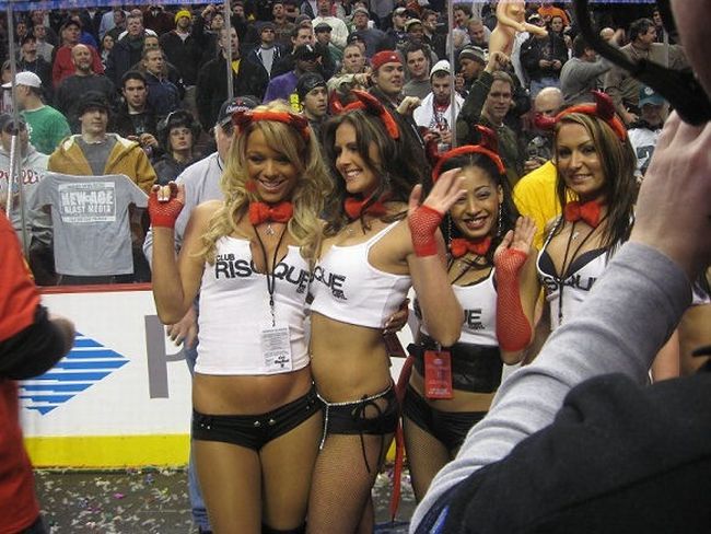 The hottest girls from the Wing Bowl - 41