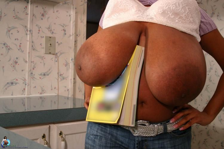 Cheron, the owner of giant breasts of 32MM size - 05