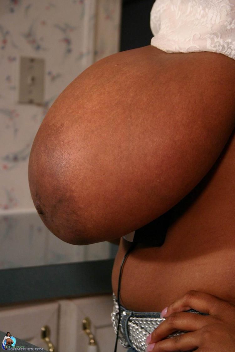 Cheron, the owner of giant breasts of 32MM size - 15
