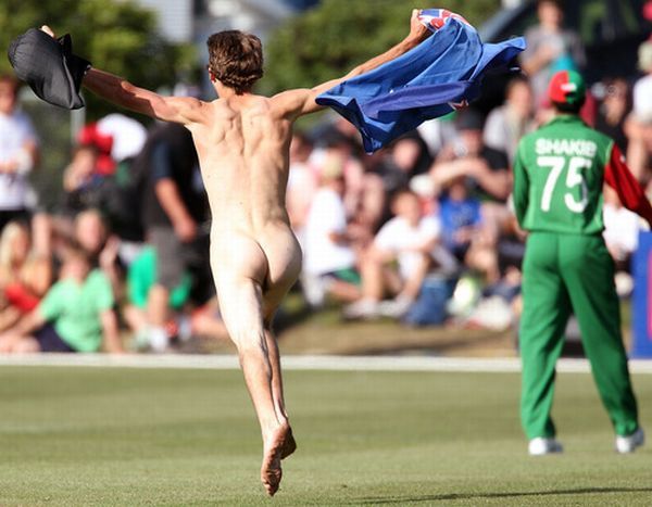 Streakers and sports - 23