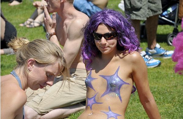 World Naturist Day: Everybody hopes on a bicycle 2010 - 32