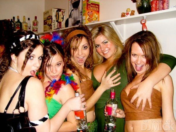 These girls love to touch titties. Especially those of others - 40