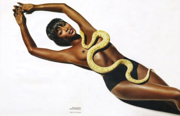 Beautiful combination: Celebrities and snakes - 08