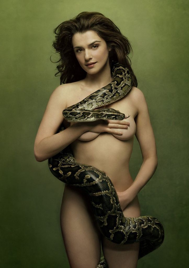 Beautiful combination: Celebrities and snakes - 10