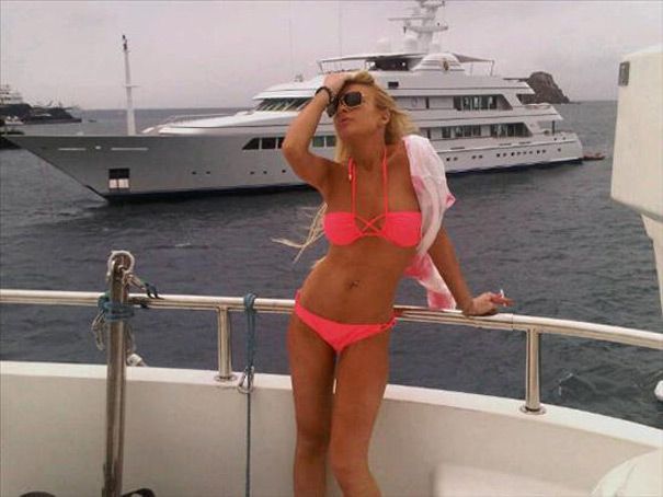 Lindsay Lohan’s photos with an iPod - 11