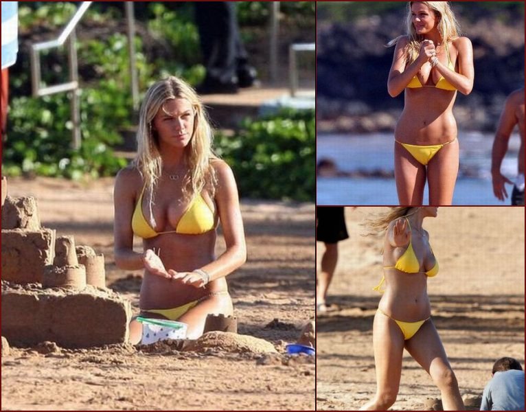 Brooklyn Decker, the sexiest woman in 2010 according to Esquire magazine - 17