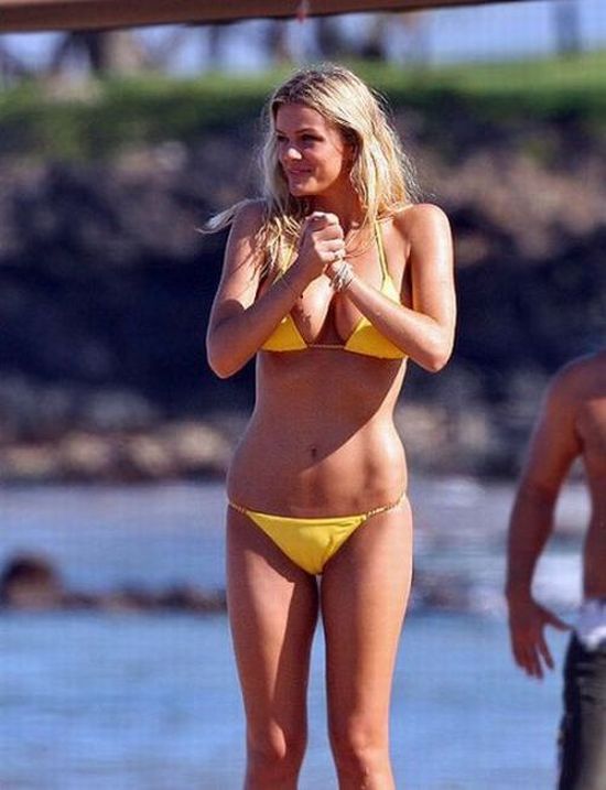Brooklyn Decker, the sexiest woman in 2010 according to Esquire magazine - 02